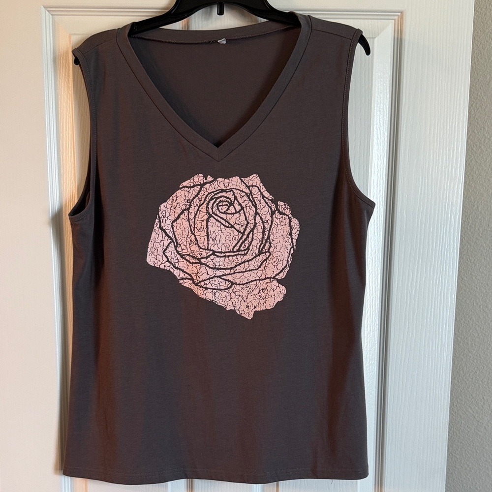 Sleeveless V-Neck Rose Graphic Top - Pink on gray